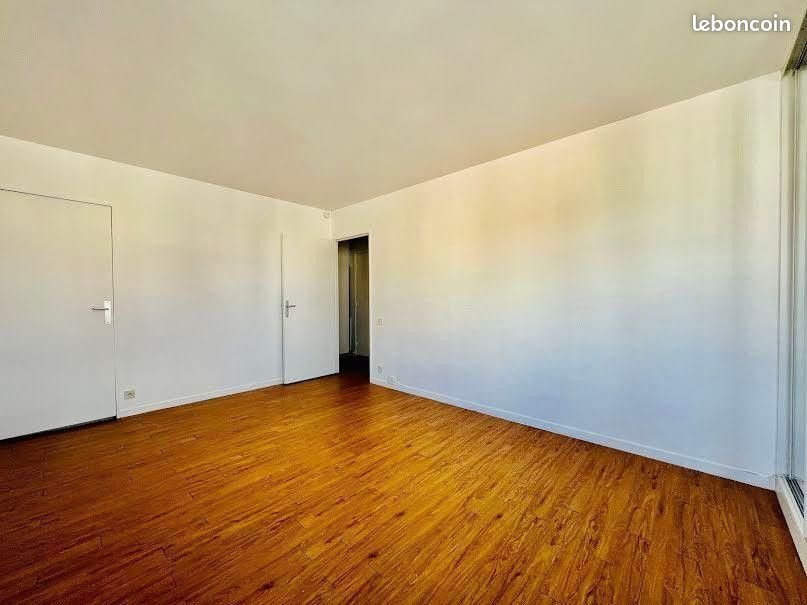 Appartement à louer, 27m², Courbevoie