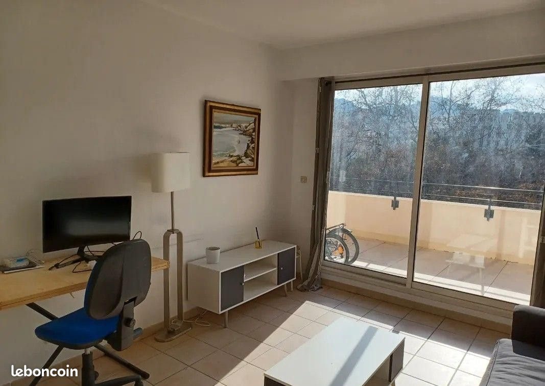 Appartement à louer, 31m², Marseille 8ème