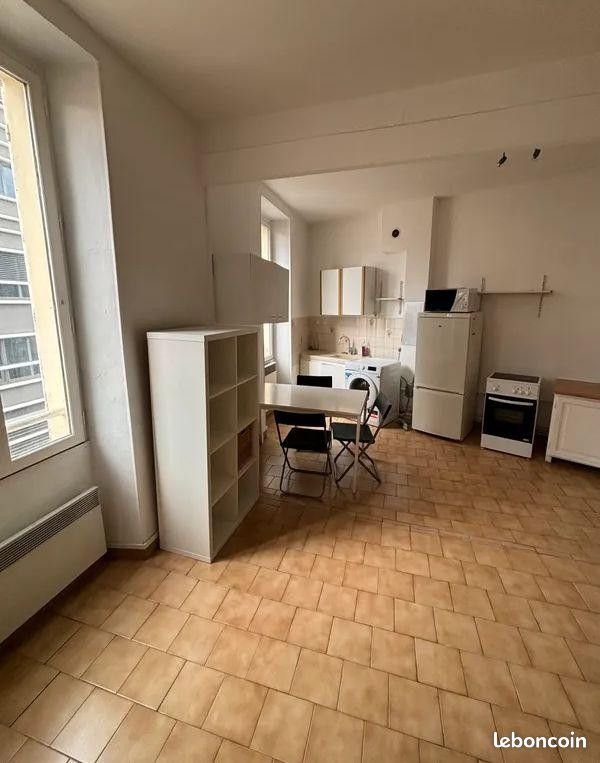 Appartement à louer, 29m², Marseille 8ème