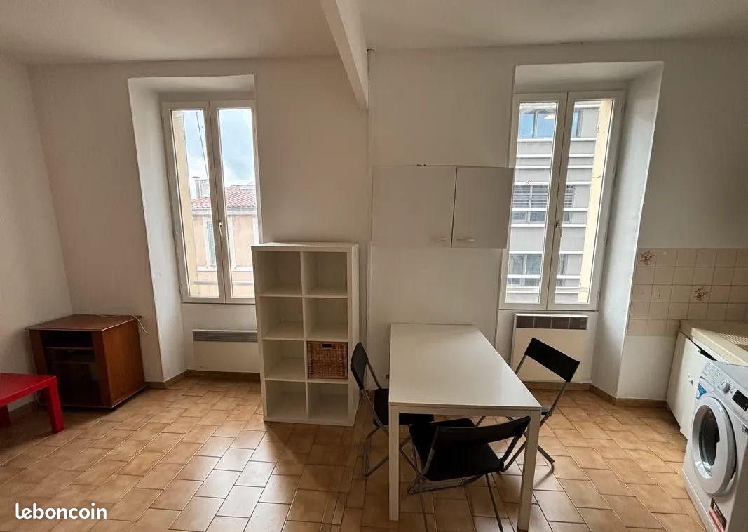 Appartement à louer, 29m², Marseille 8ème