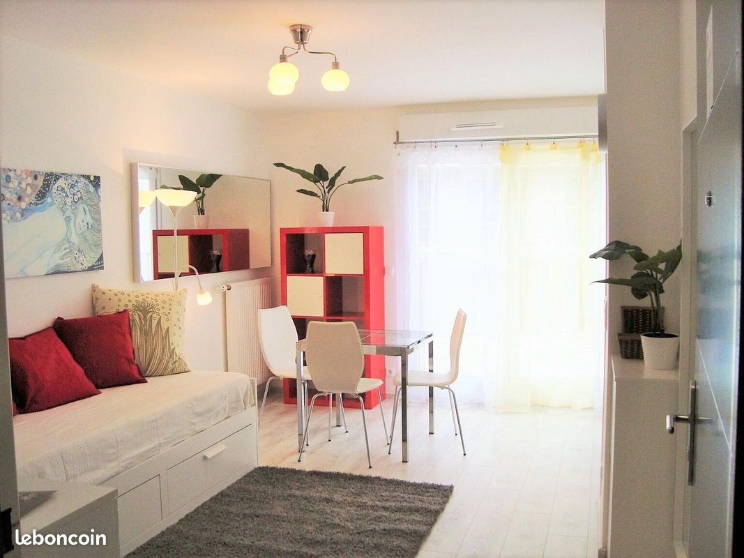Appartement à louer, 25m², Evry