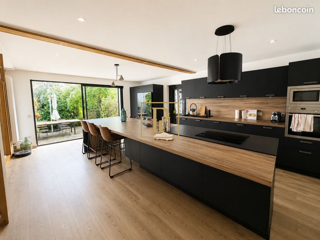 Maison à vendre, 563m², Mont-Saint-Eloi