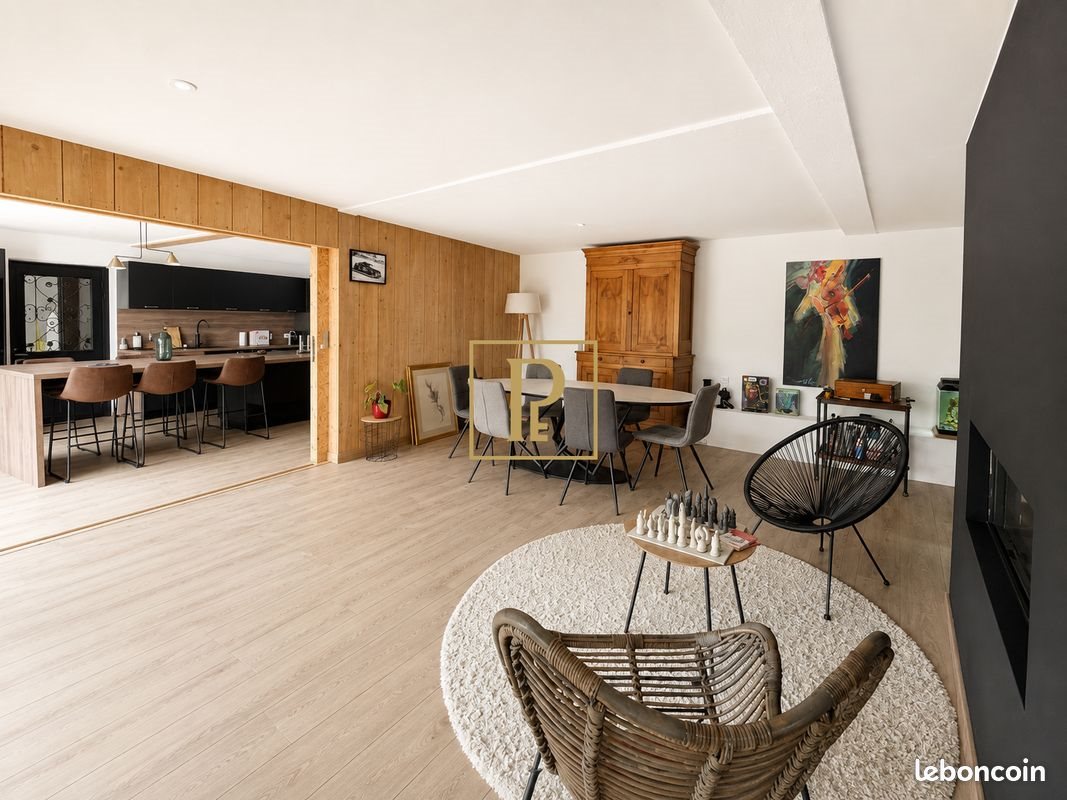 Maison à vendre, 563m², Mont-Saint-Eloi