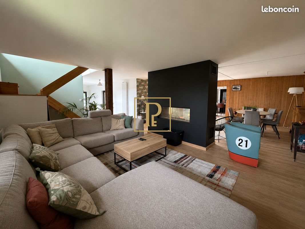 Maison à vendre, 563m², Mont-Saint-Eloi