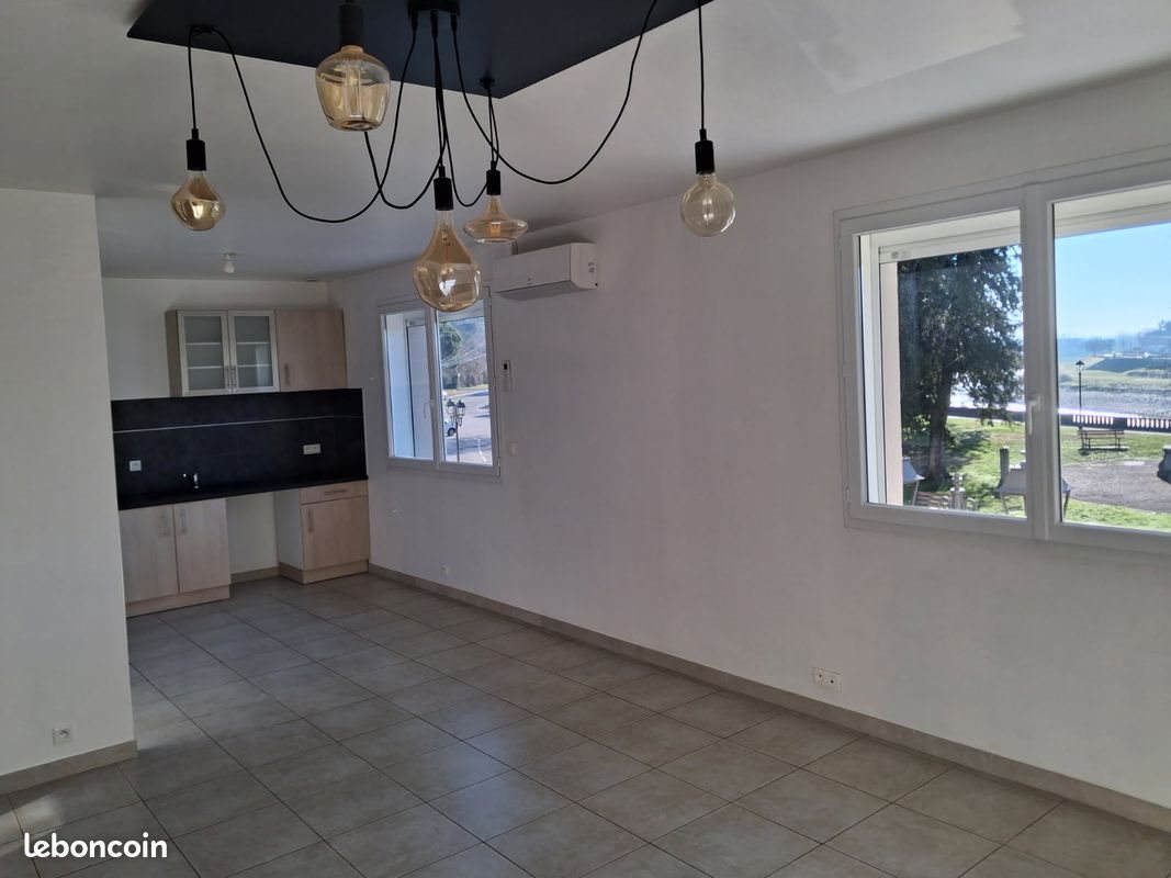Maison à louer, 77m², Alès