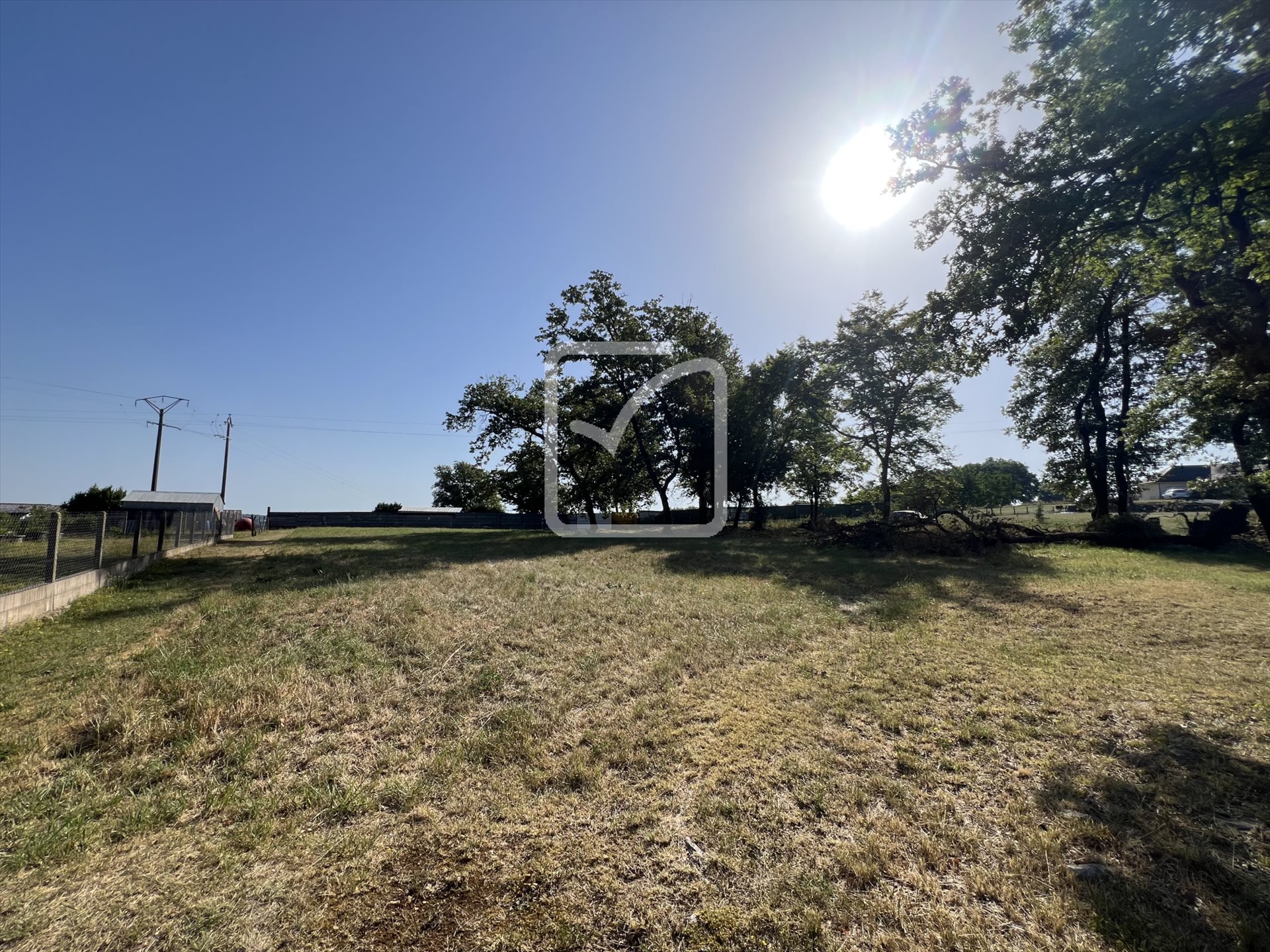 Purchase: Land (24120) - Vue 3
