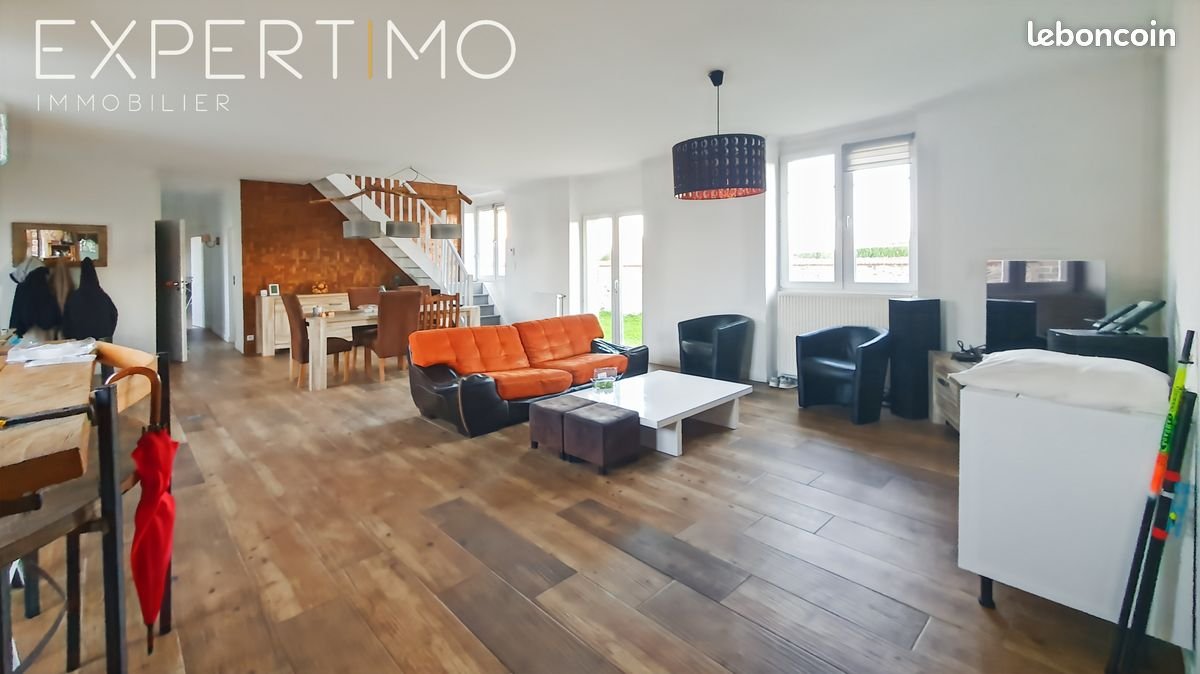 Maison à vendre, 200m², Bû