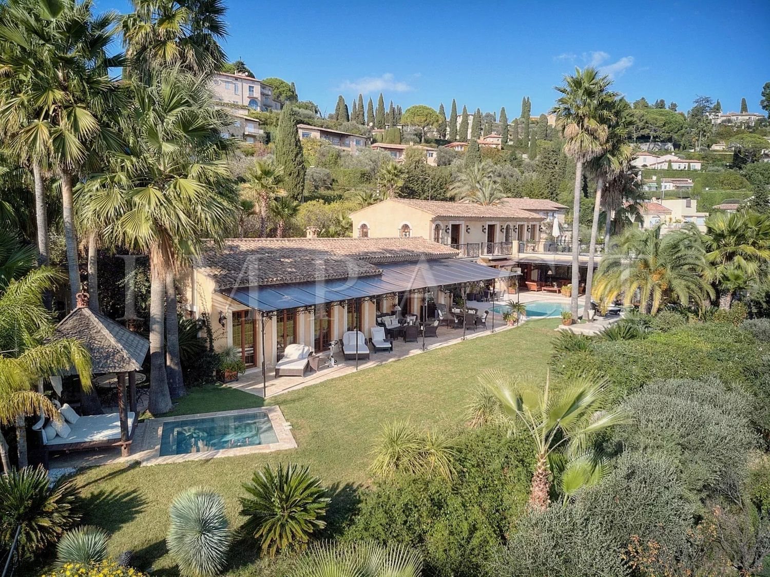 Maison à louer, 450m², Mougins
