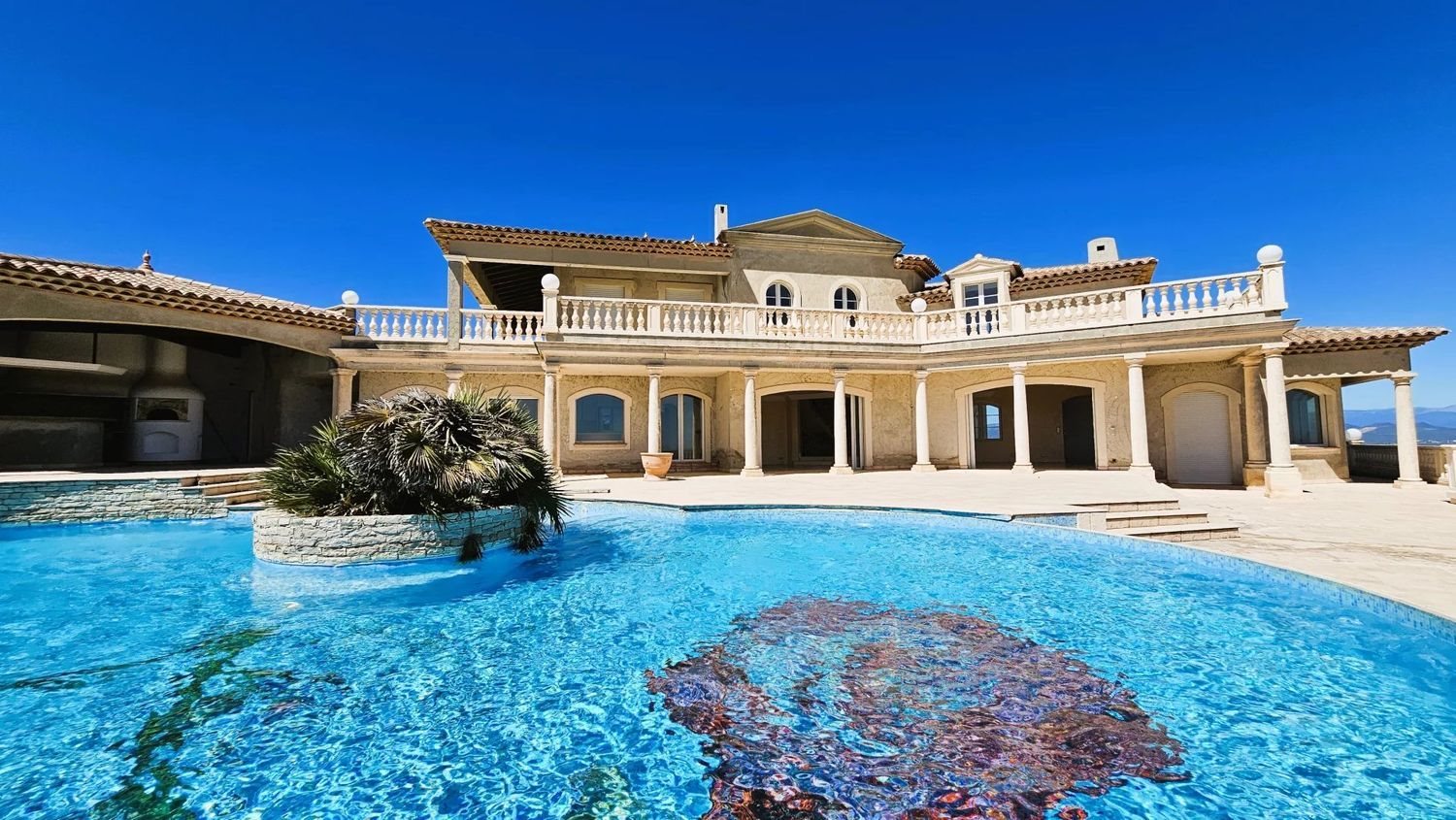 Maison à vendre, 495m², Roquebrune-sur-Argens