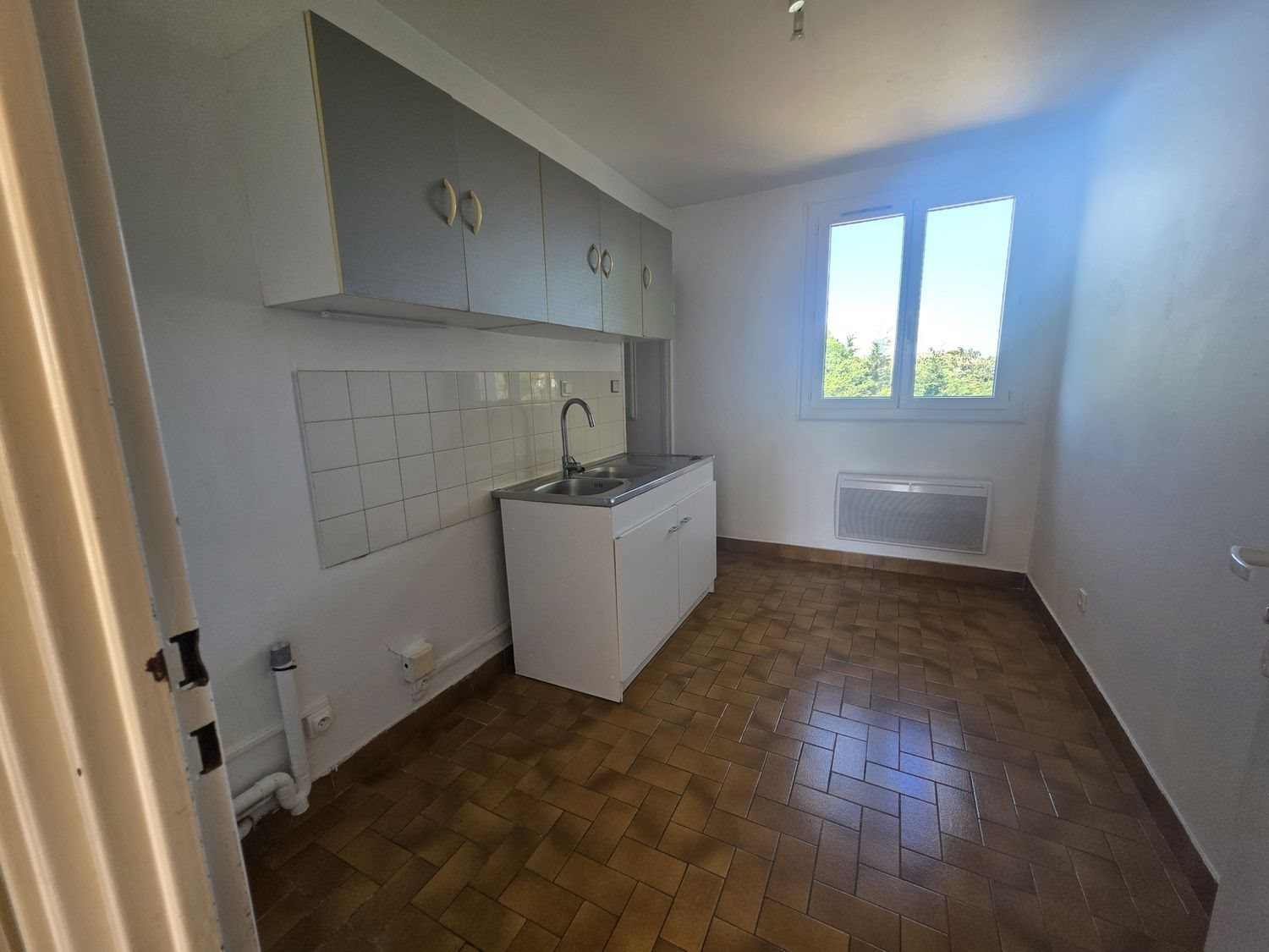 Appartement à louer, 76m², Garons