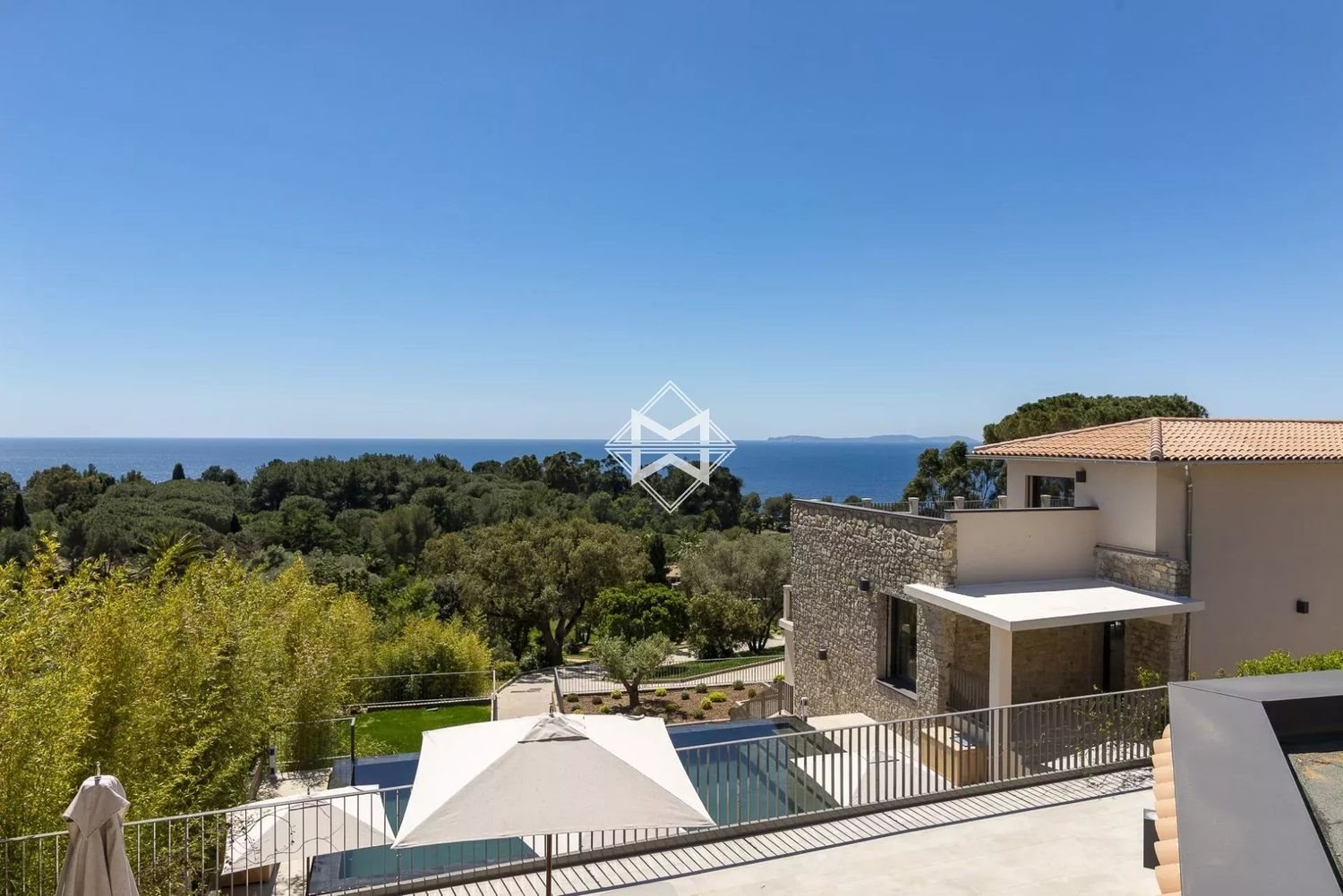 Maison à louer, 390m², La Croix-Valmer