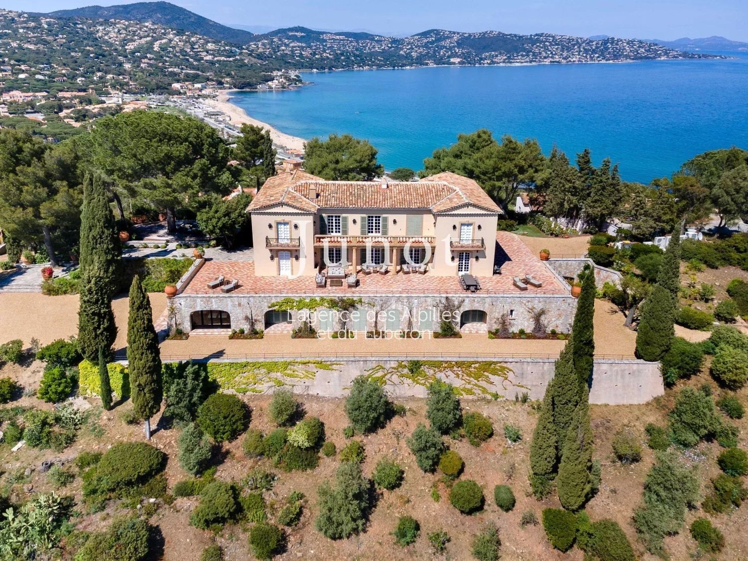 Maison à louer, 850m², Sainte-Maxime
