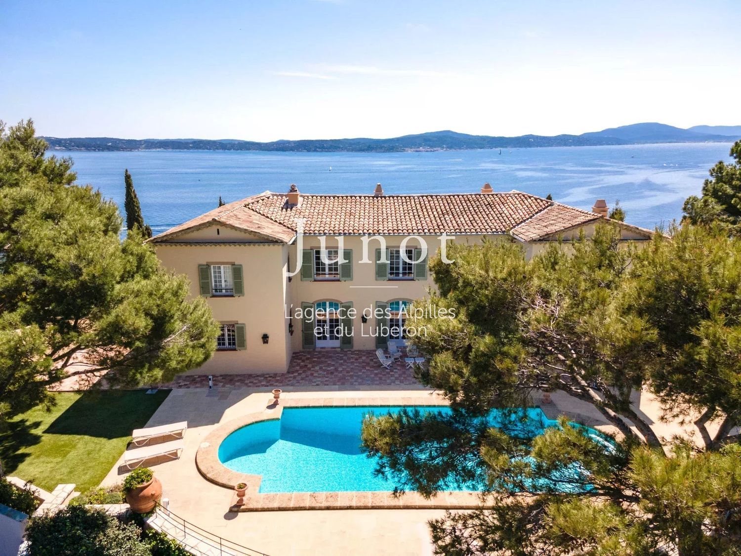 Maison à louer, 850m², Sainte-Maxime