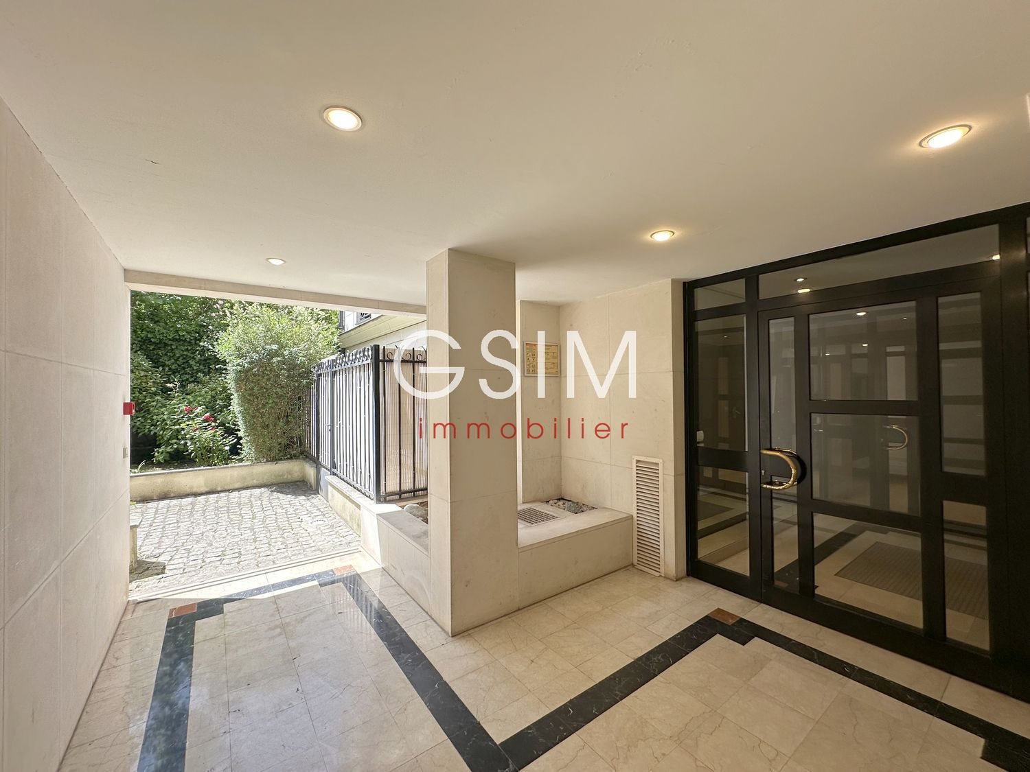 Appartement à louer, 90m², Garches