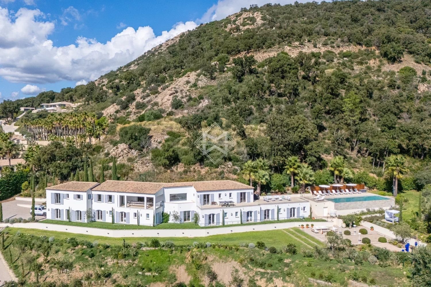 Maison à louer, 575m², Grimaud