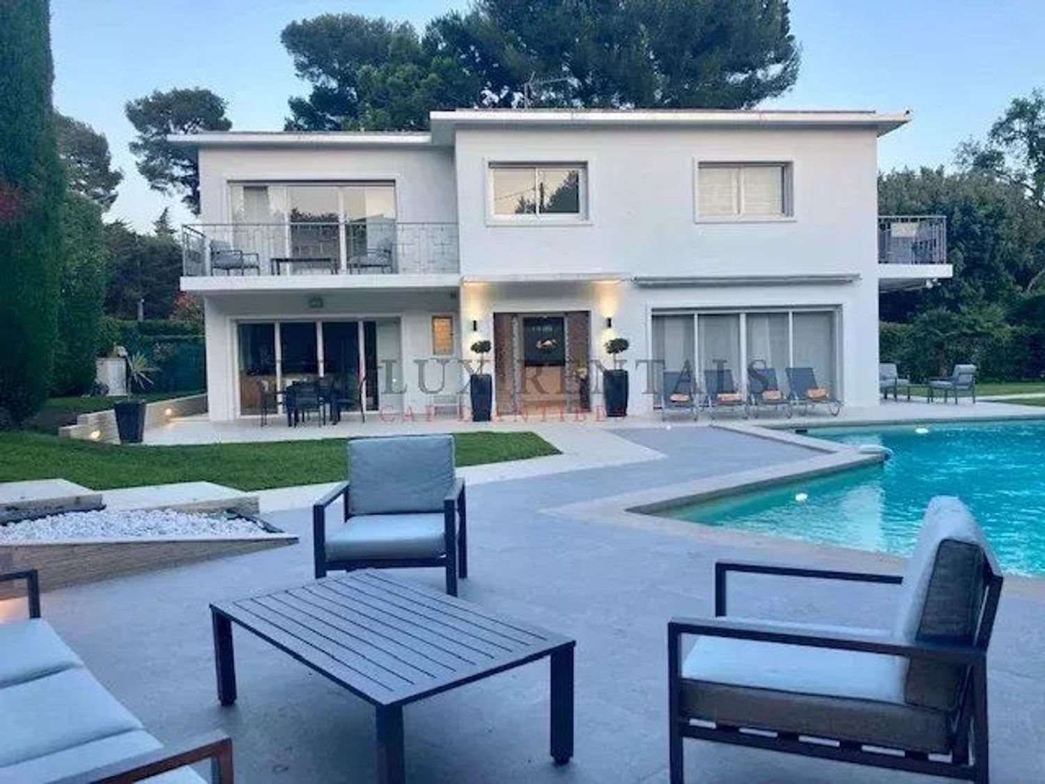 Maison à louer, 150m², Antibes
