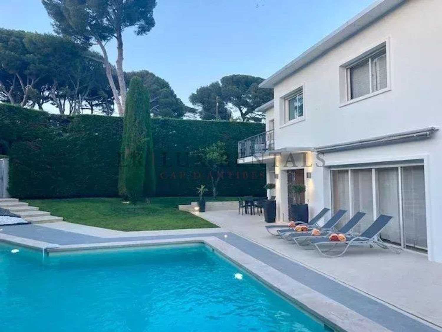 Maison à louer, 150m², Antibes