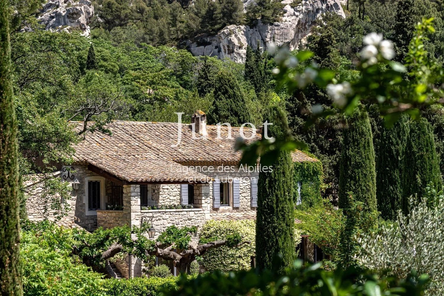 Maison à louer, 334m², Maussane-les-Alpilles