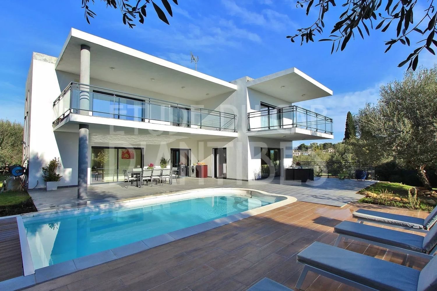Maison à louer, 209m², Vallauris