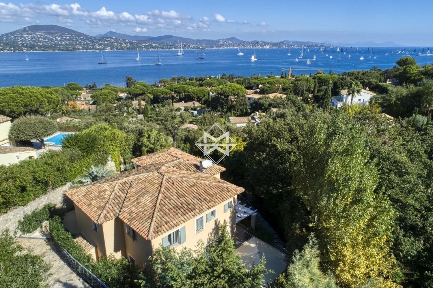 Maison à louer, 250m², Gassin
