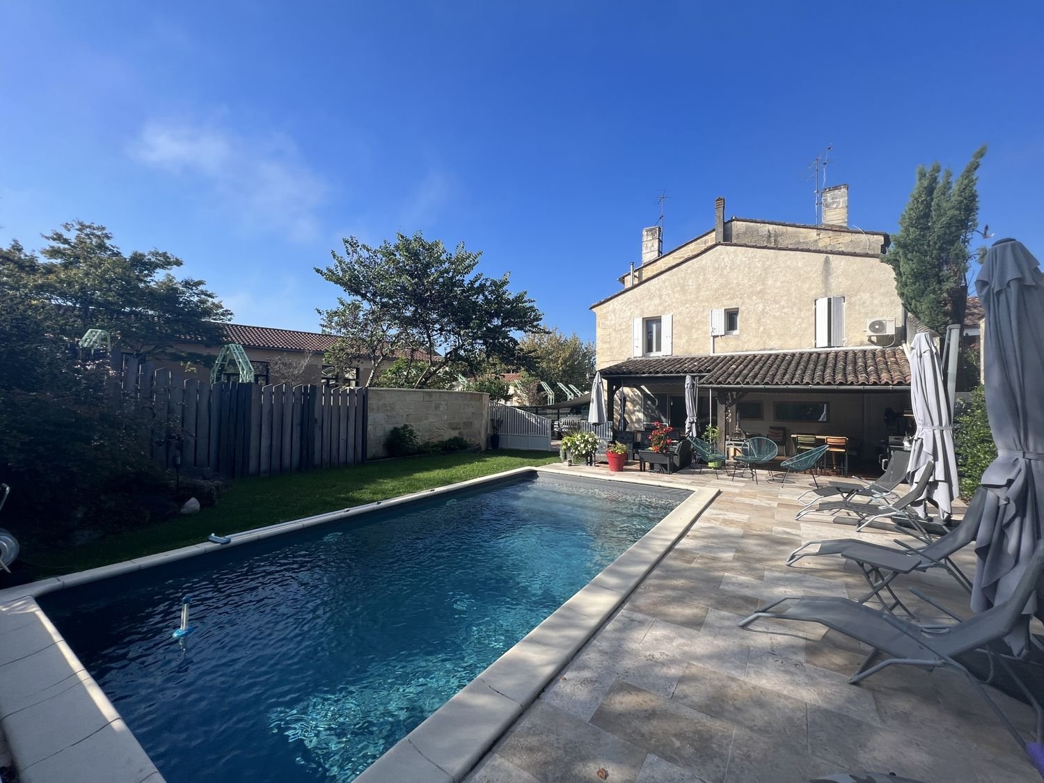Maison à vendre, 340m², Saint-Seurin-sur-l'Isle