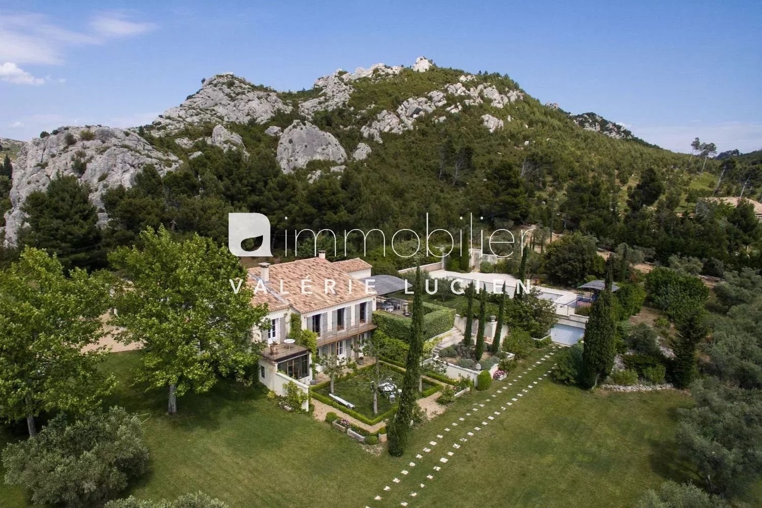 Maison à louer, 250m², Mouriès