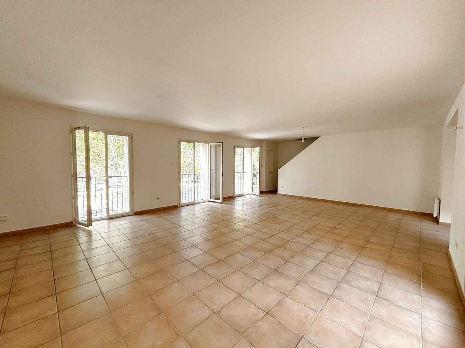 Appartement à louer, 138m², Aigues-Mortes