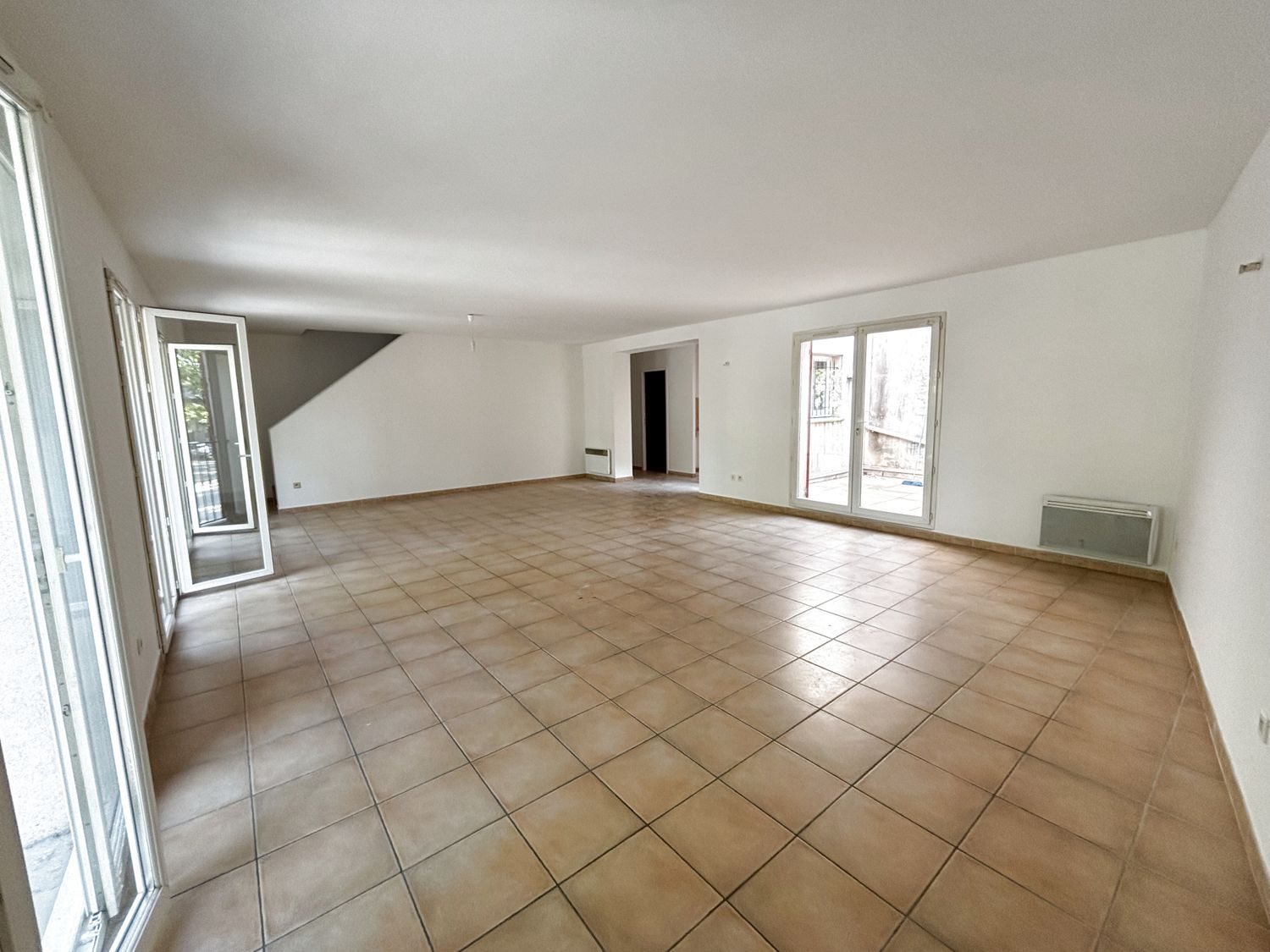 Appartement à louer, 138m², Aigues-Mortes