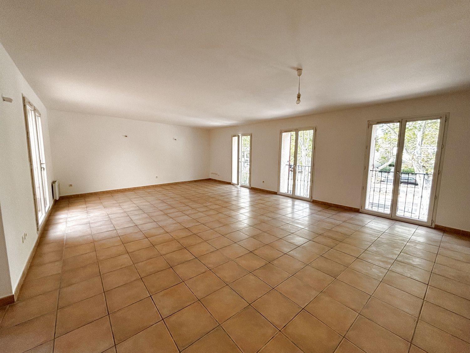 Appartement à louer, 138m², Aigues-Mortes