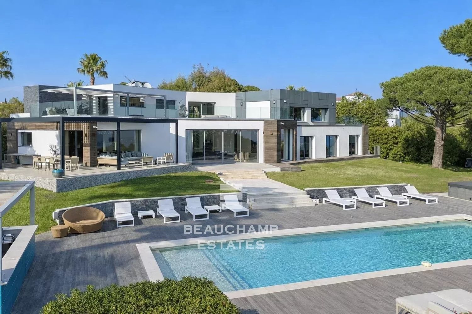 Maison à louer, 700m², Vallauris