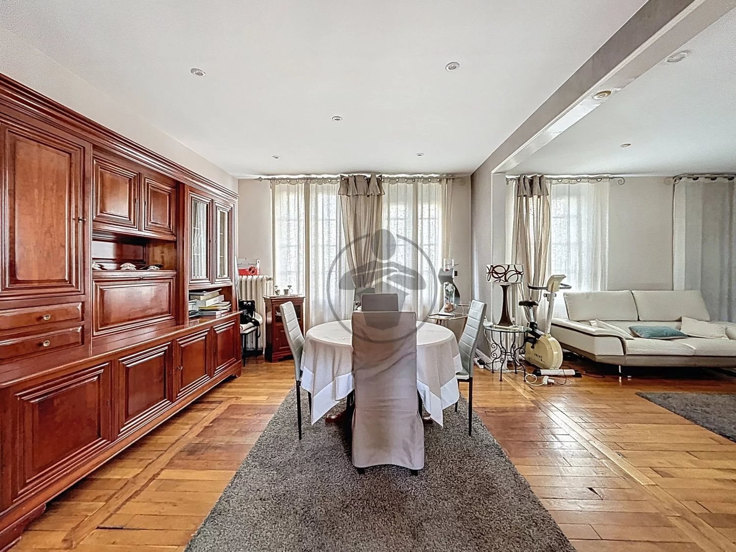 Maison à vendre, 237m², Saint-Quentin