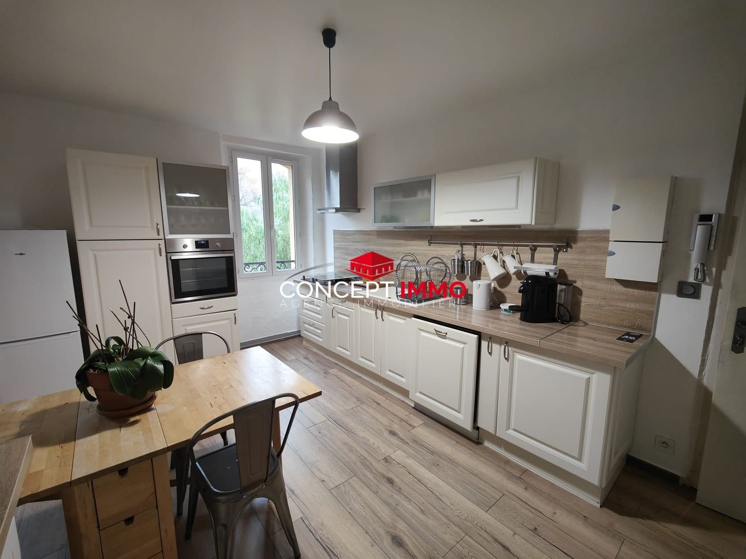 Appartement à louer, 65m², Méounes-lès-Montrieux