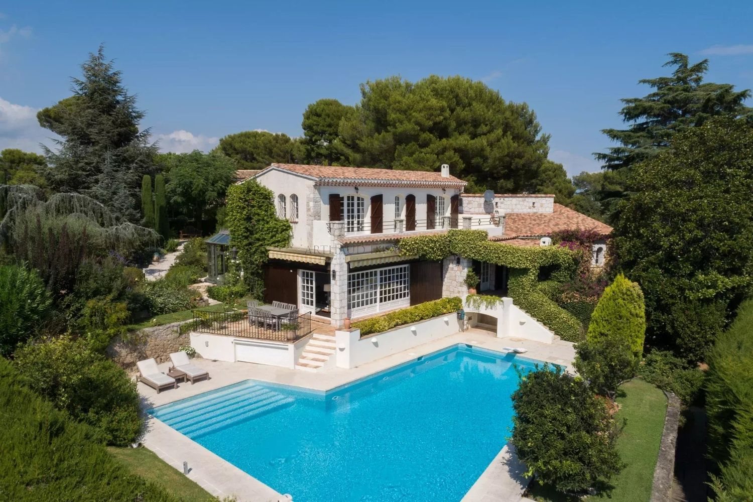 Maison à louer, 350m², Antibes