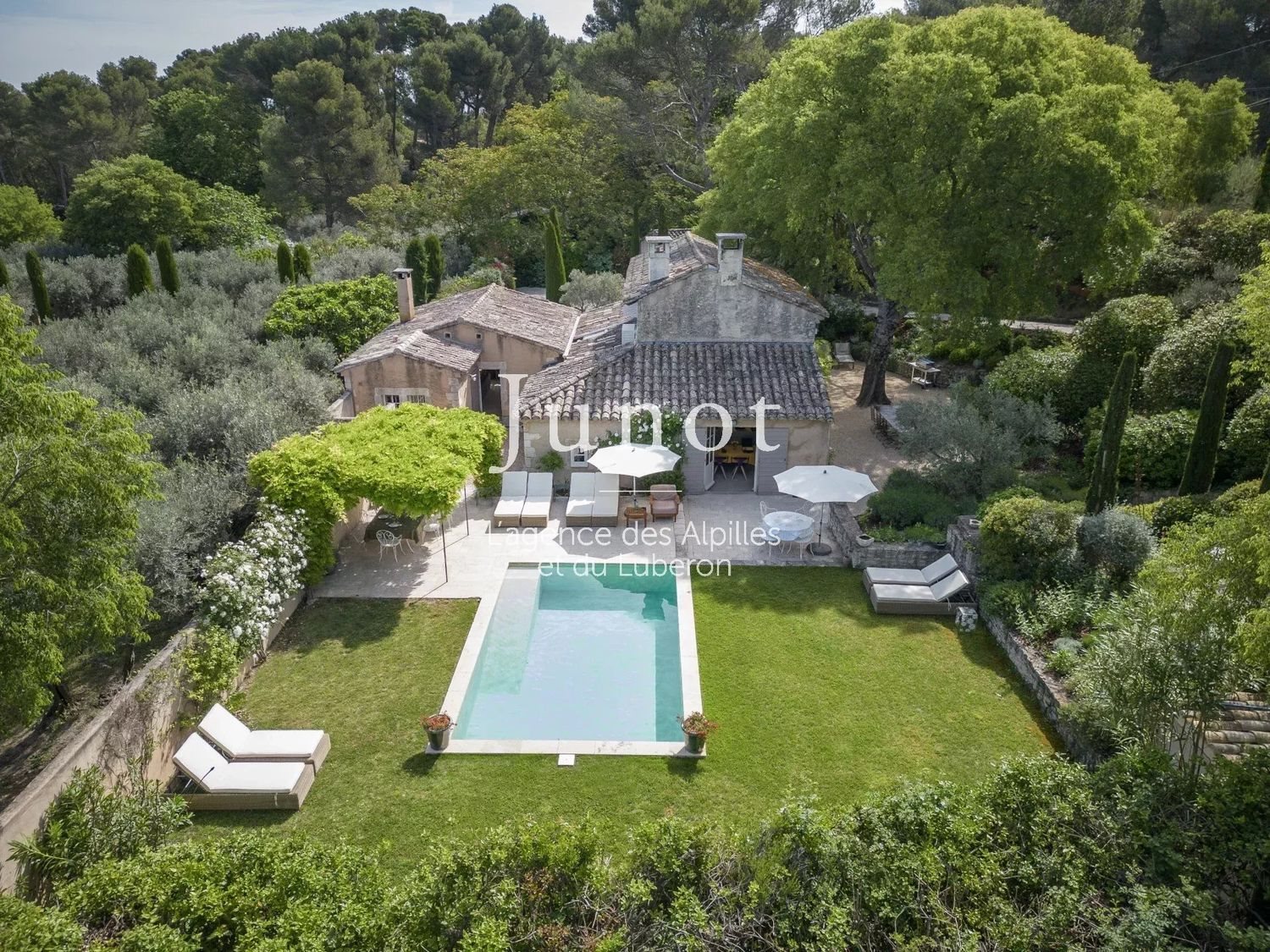 Maison à louer, 180m², Saint-Rémy-de-Provence