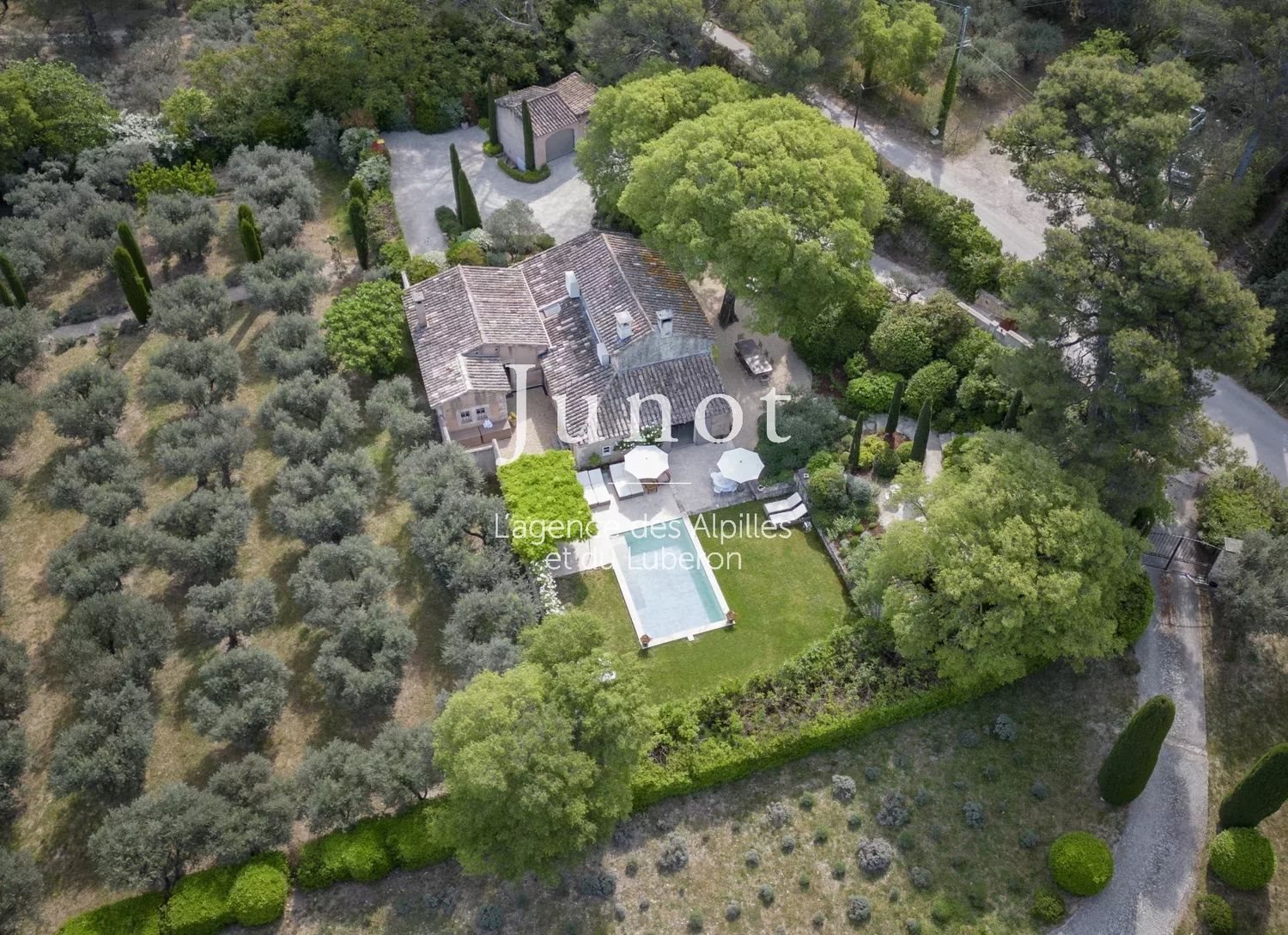 Maison à louer, 180m², Saint-Rémy-de-Provence