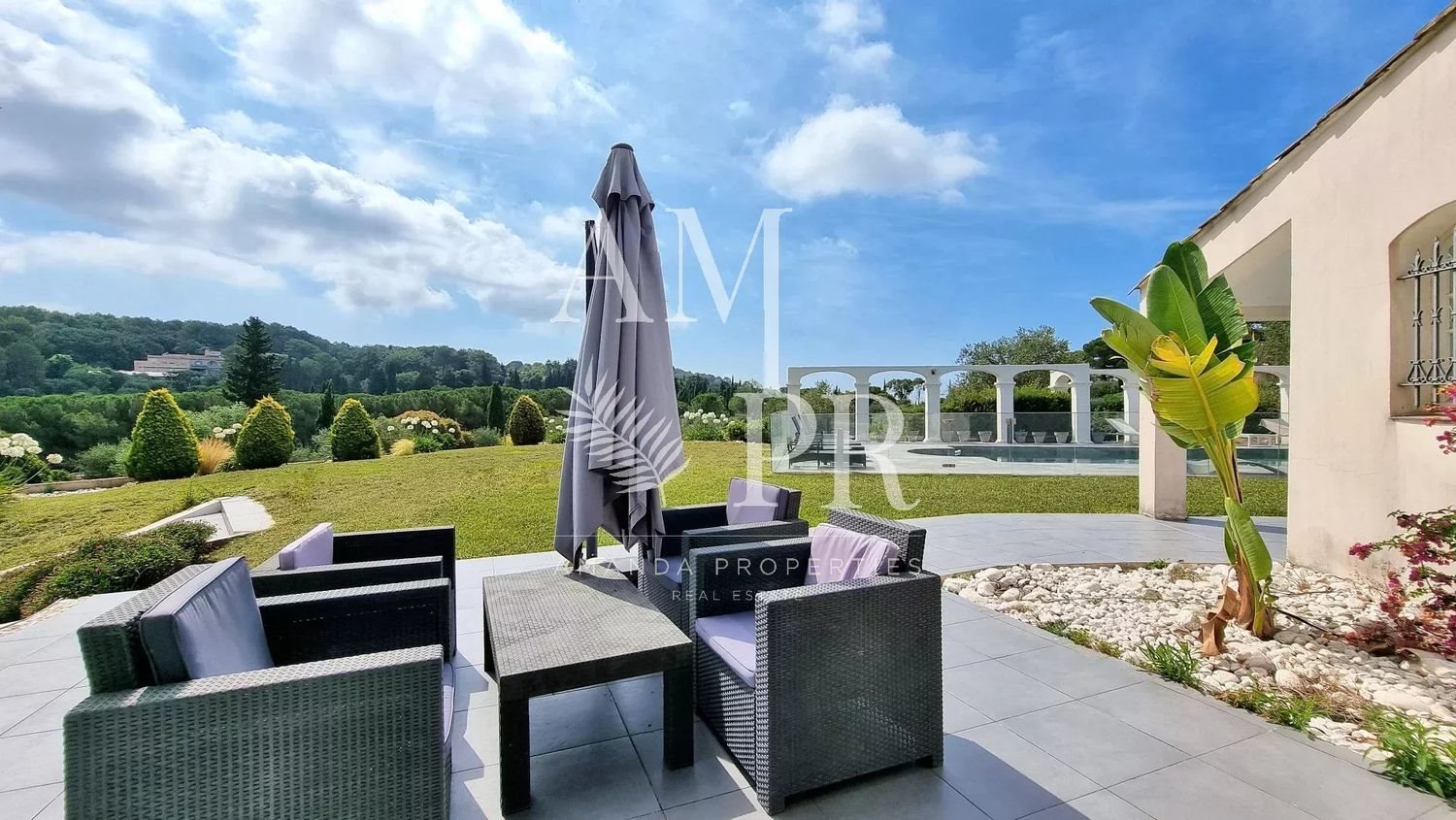 Maison à louer, 250m², Mougins