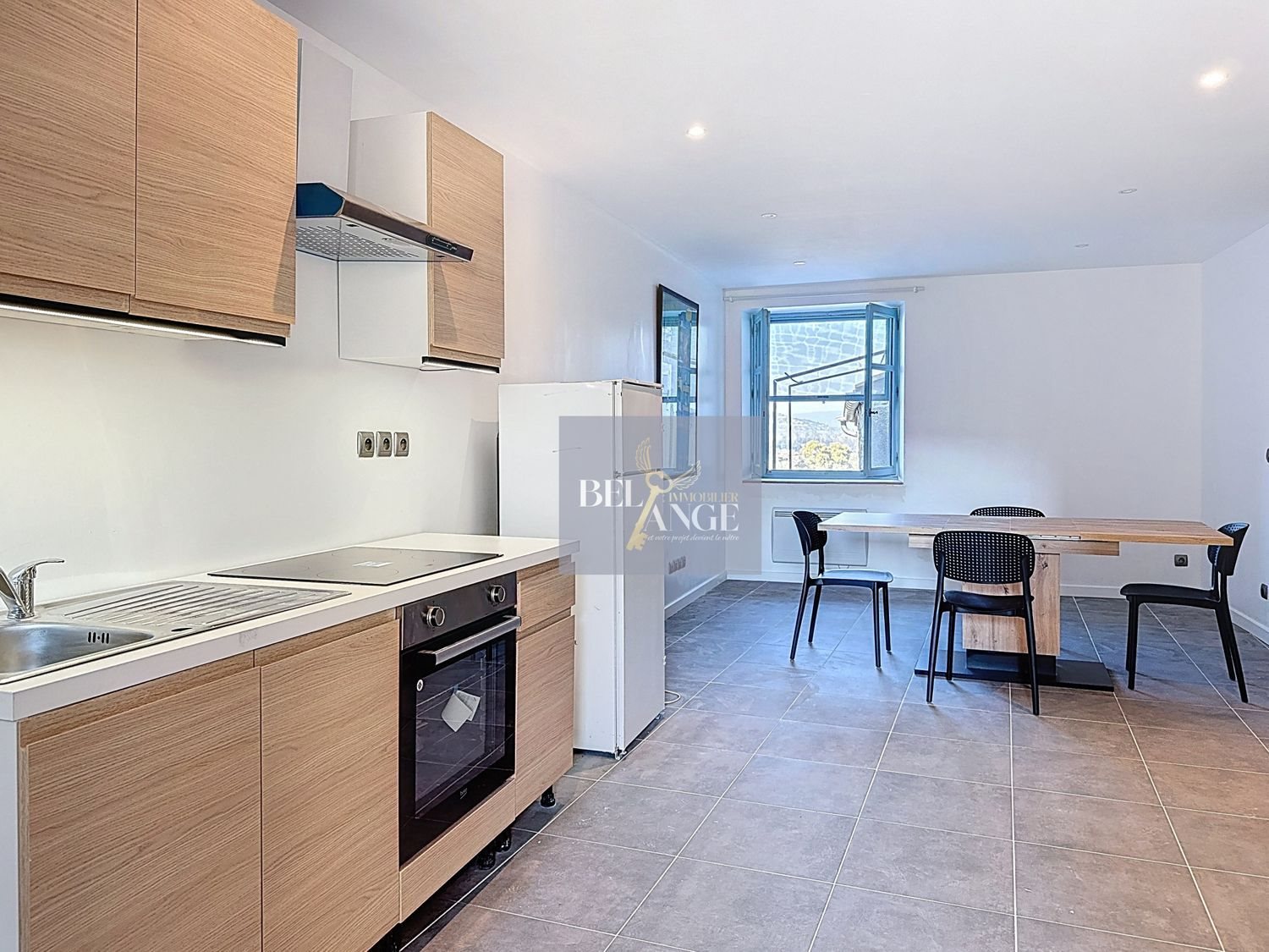 Appartement à louer, 66m², Vallon-Pont-d'Arc