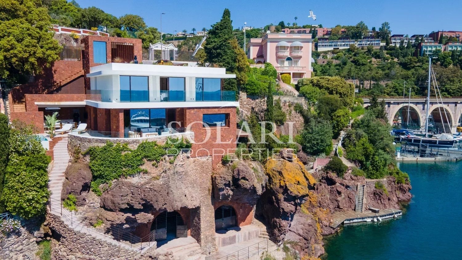Maison à louer, 180m², Théoule-sur-Mer