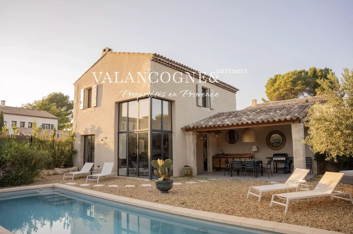 Maison à louer, 11m², Eygalières