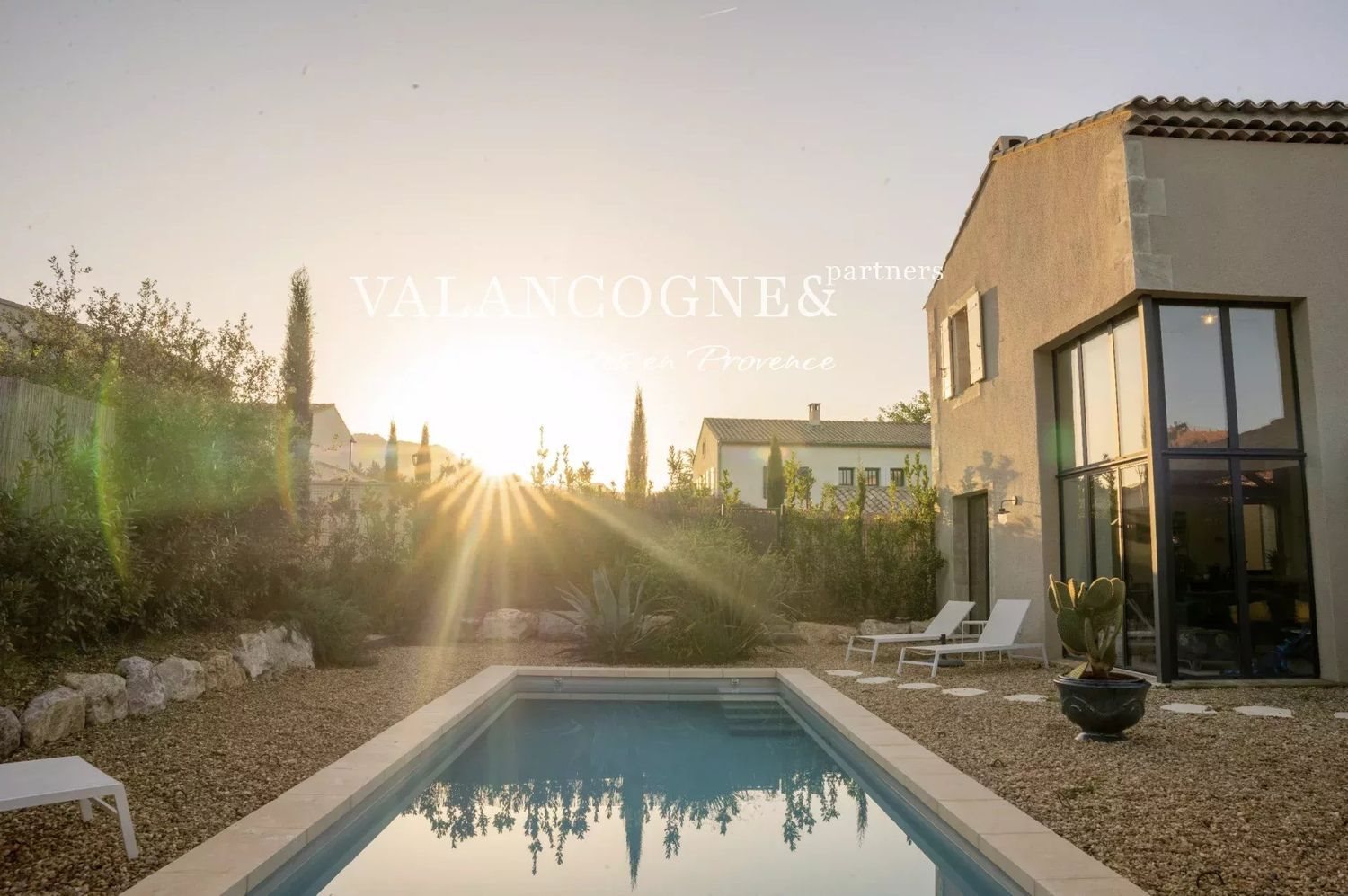 Maison à louer, 11m², Eygalières