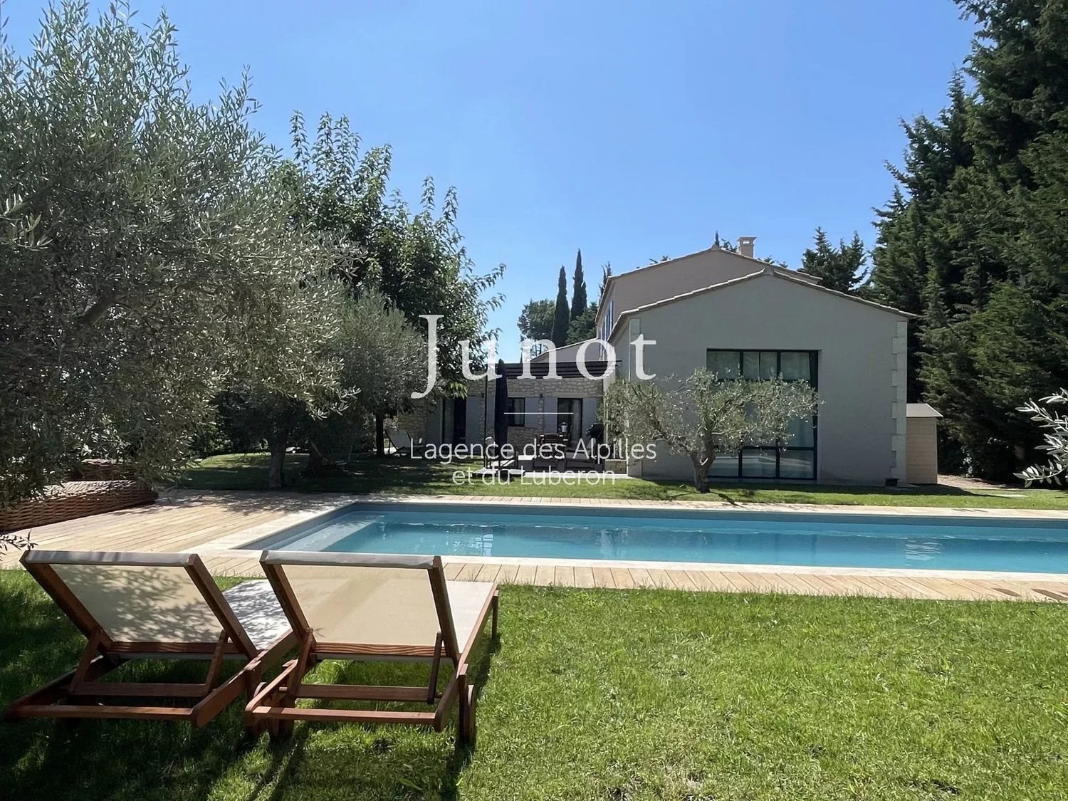 Maison à louer, 180m², Paradou