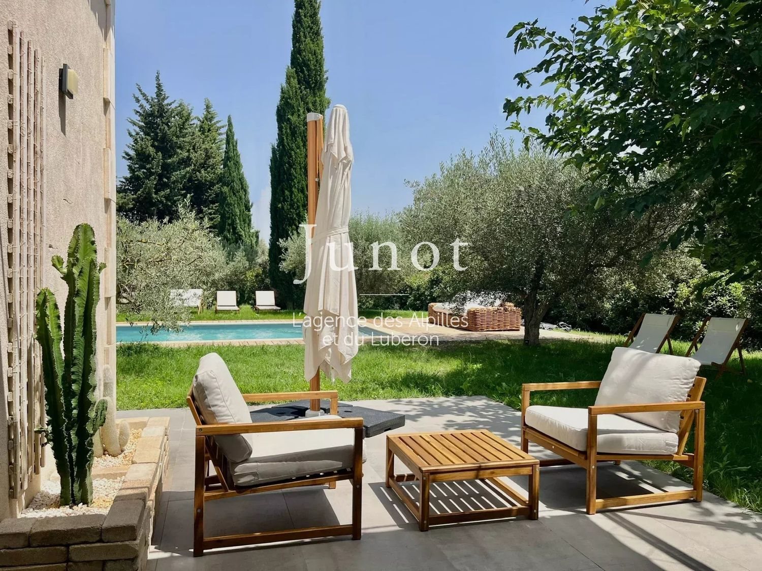 Maison à louer, 180m², Paradou
