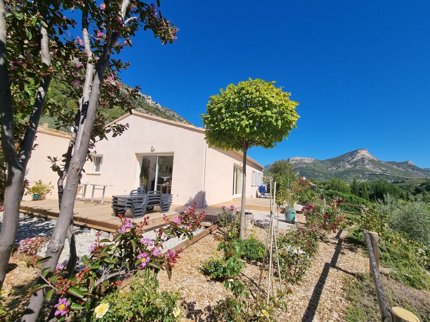 Maison à vendre, 110m², Sahune