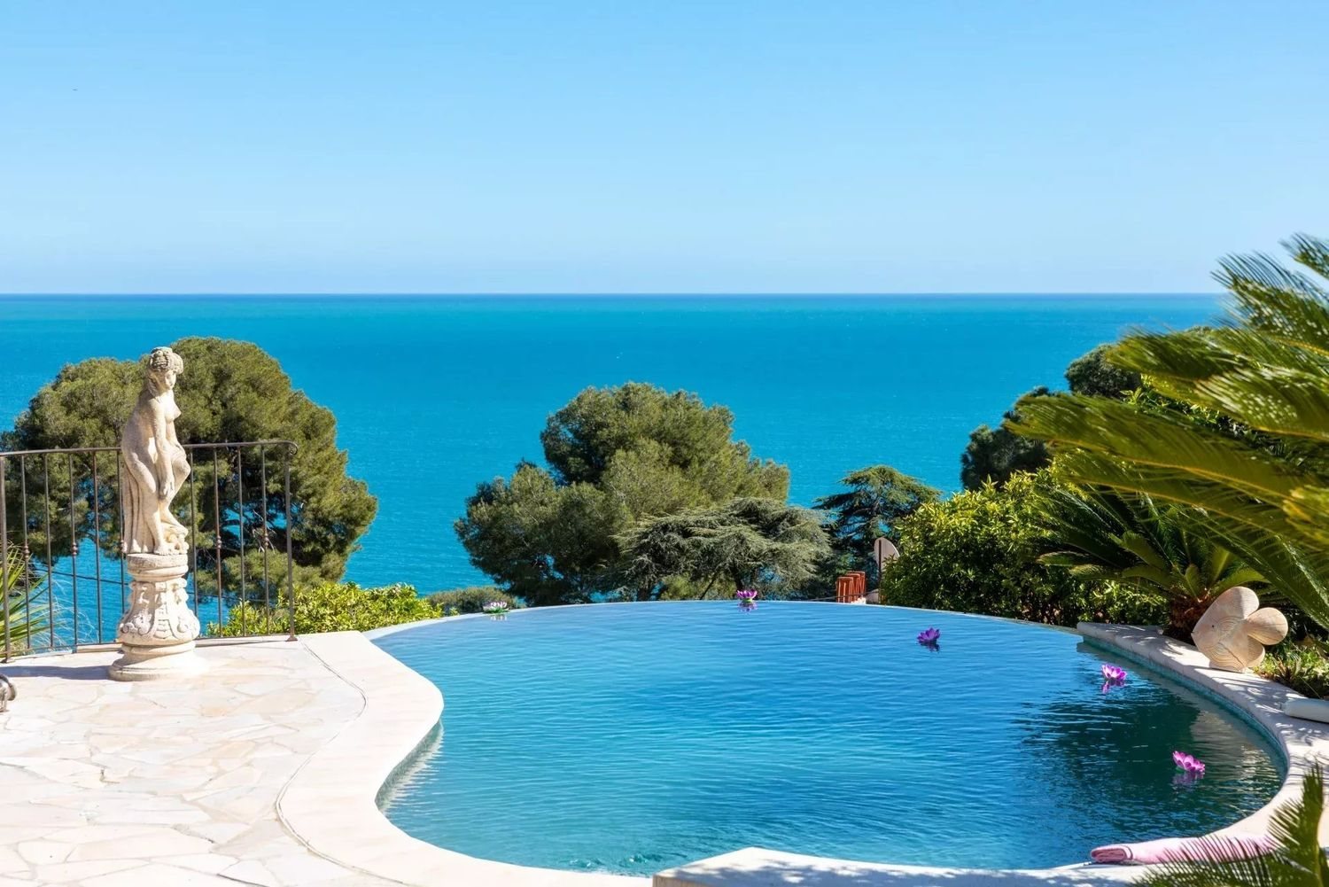 Maison à louer, 120m², Èze
