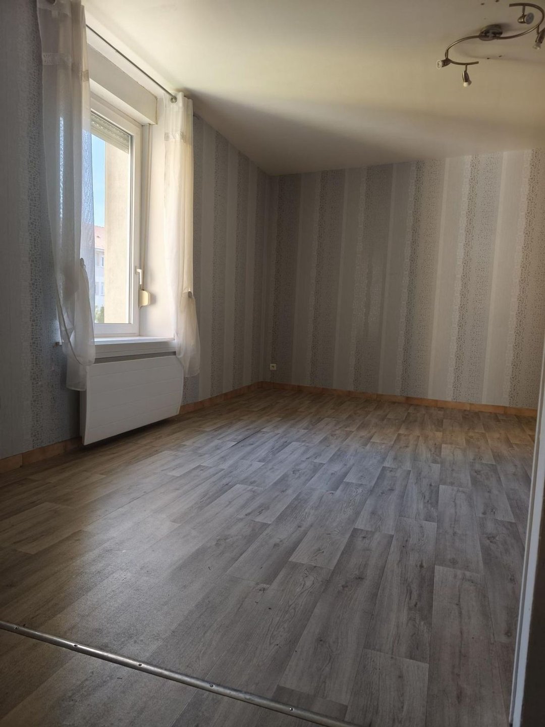Appartement à louer, 111m², Charmes
