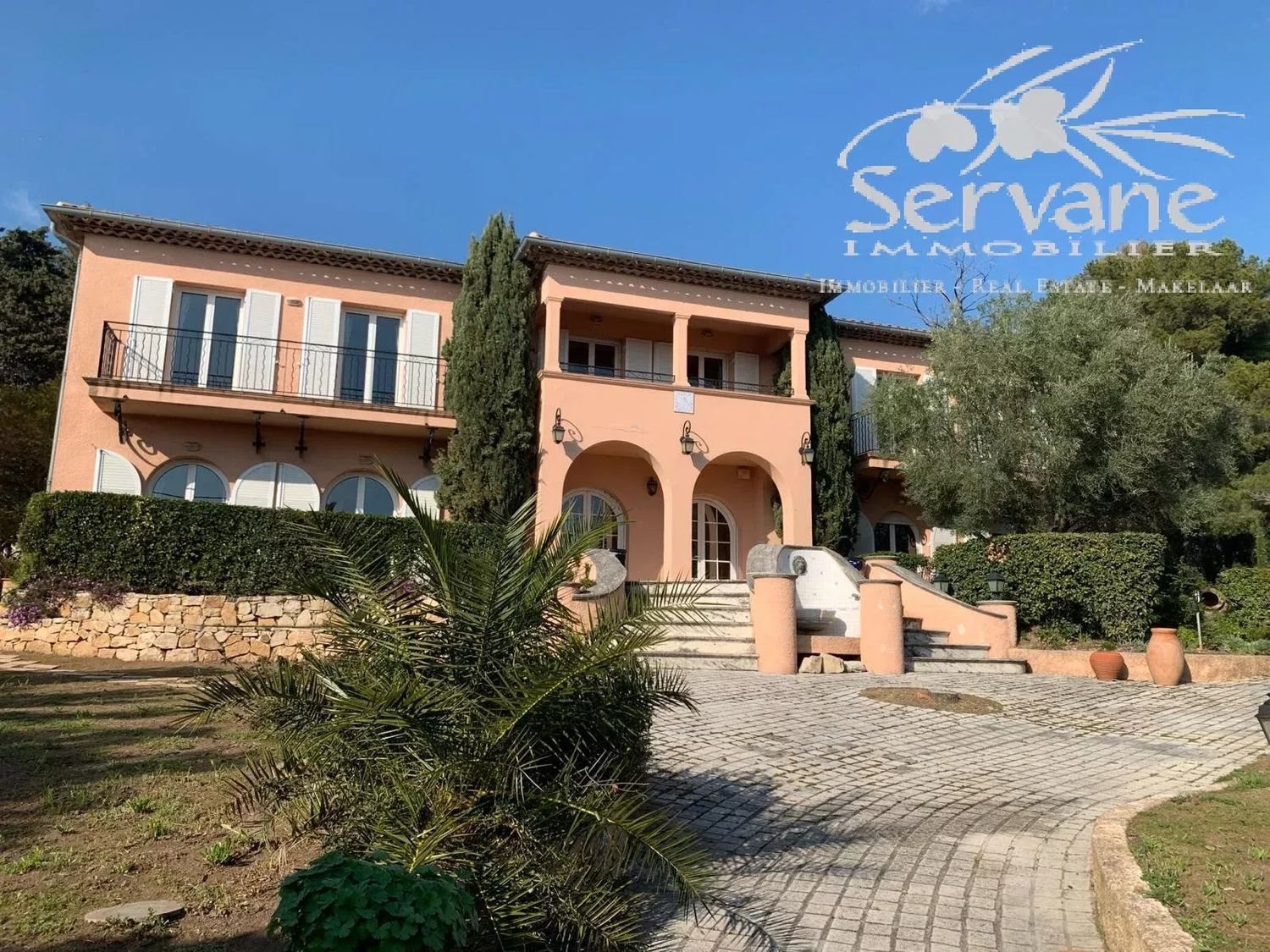 Maison à vendre, 600m², Roquebrune-sur-Argens