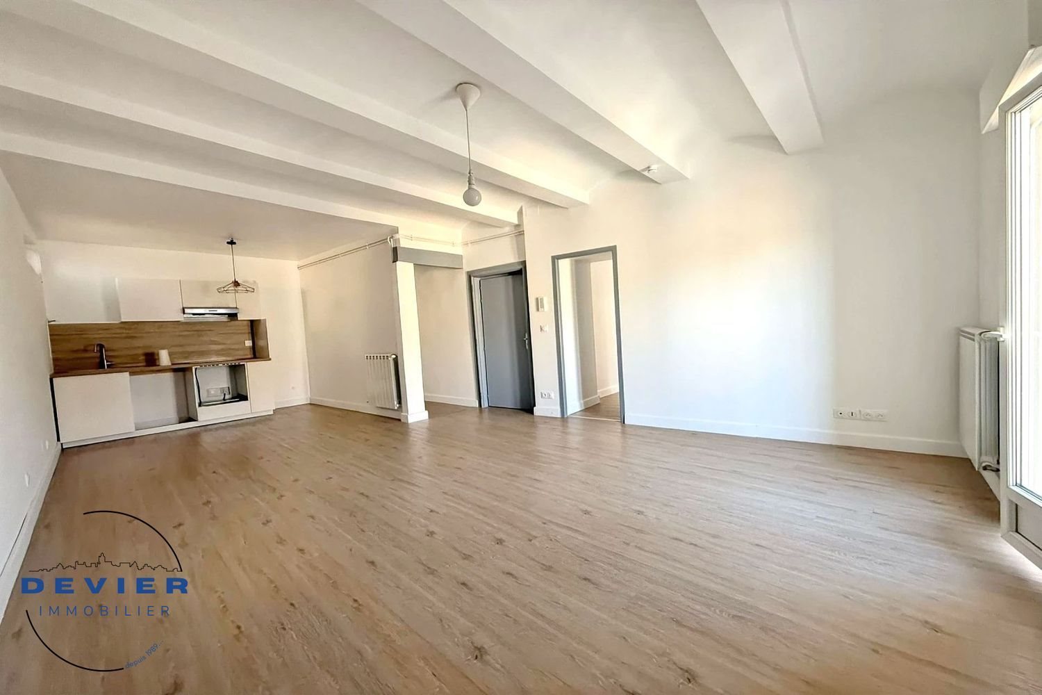 Appartement à louer, 80m², Castries