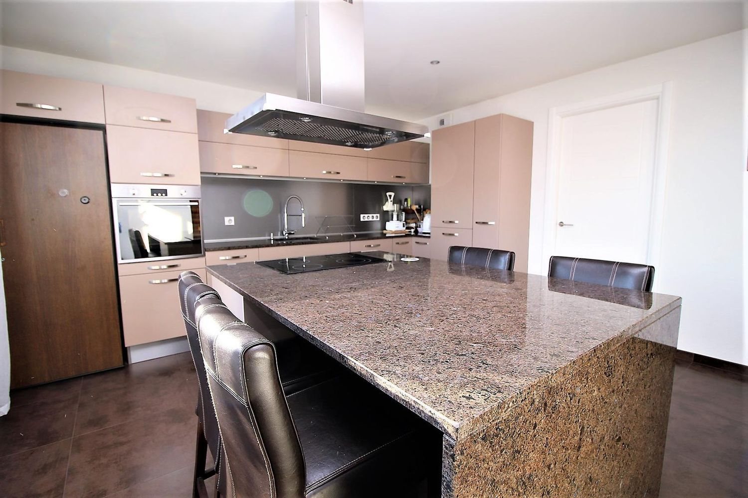 Appartement à vendre, 131m², Saint-Genis-Pouilly