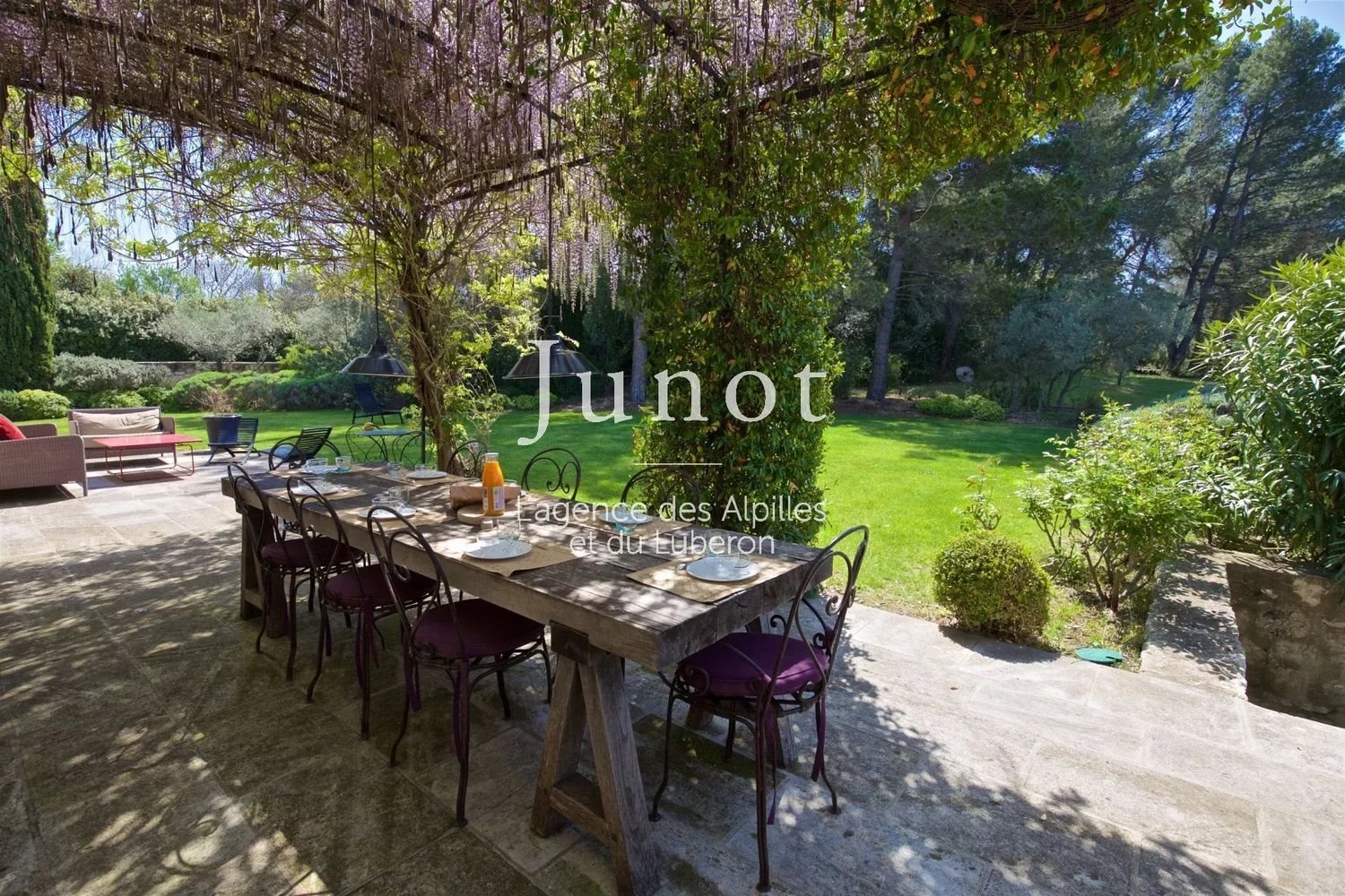 Maison à louer, 400m², Saint-Rémy-de-Provence