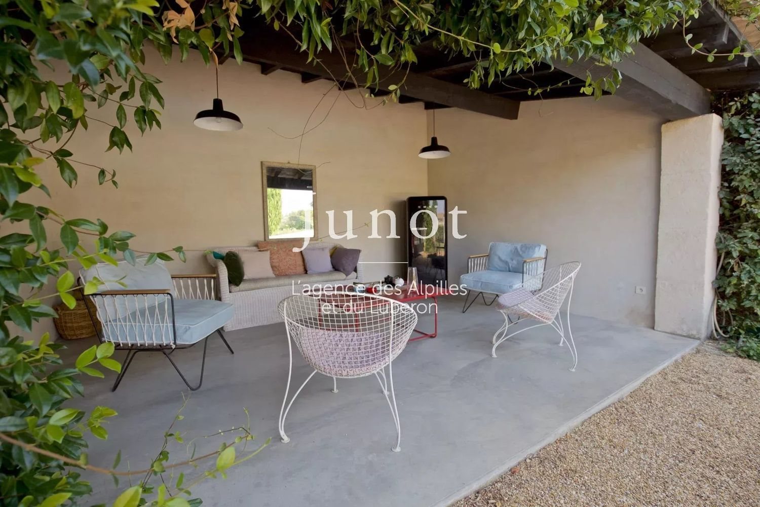 Maison à louer, 400m², Saint-Rémy-de-Provence